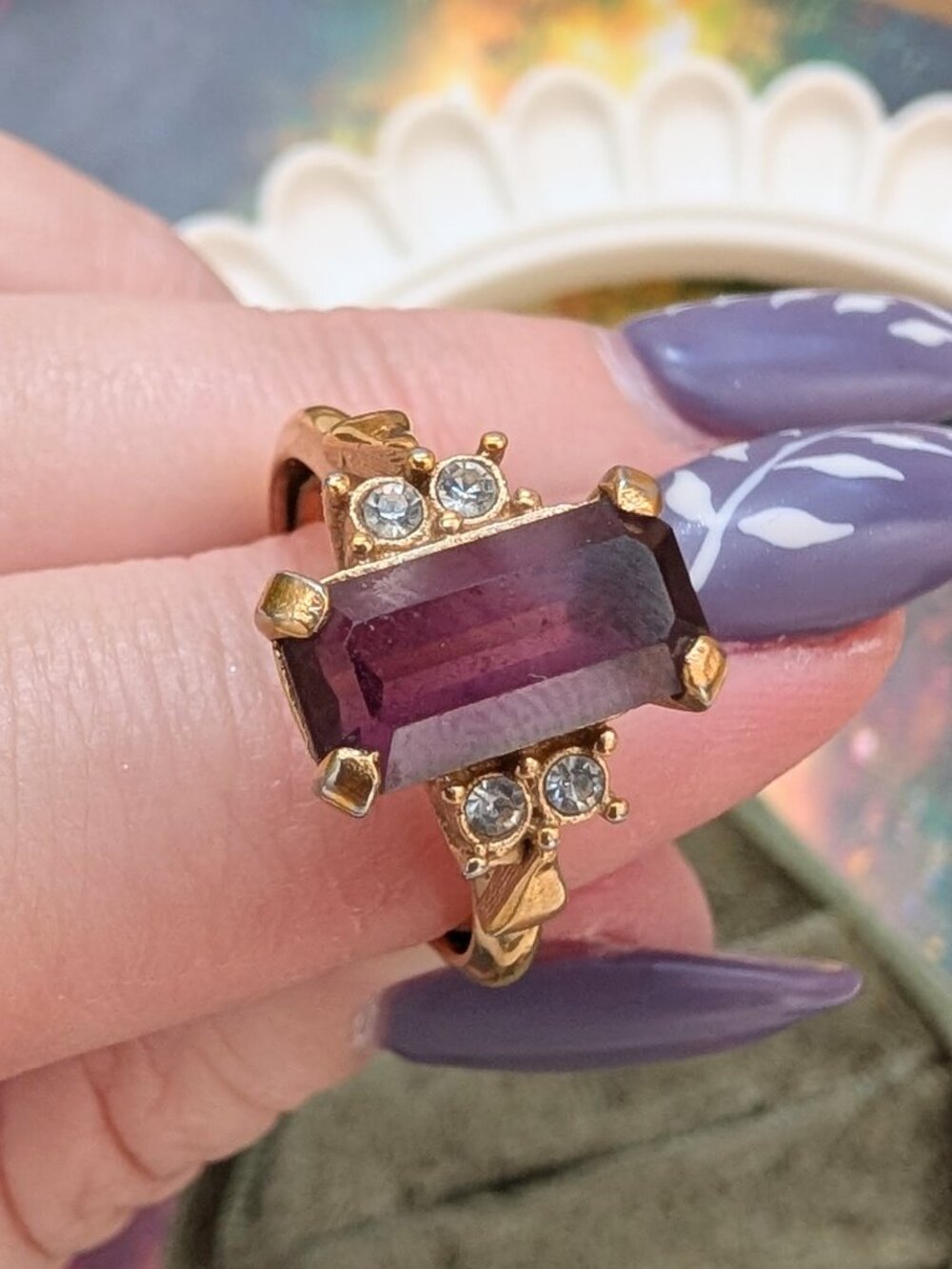 Vintage Art Deco Avon Amethyst Purple Glass Gold Tone Ring, Size 6 - Picture 3 of 12